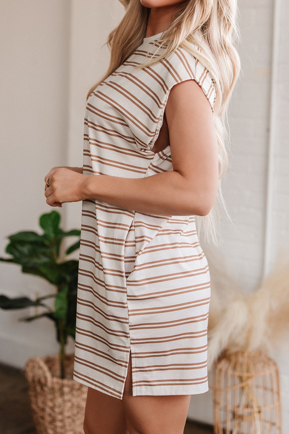 Stripe Round Neck Sleeveless Pocketed Mini Dress.