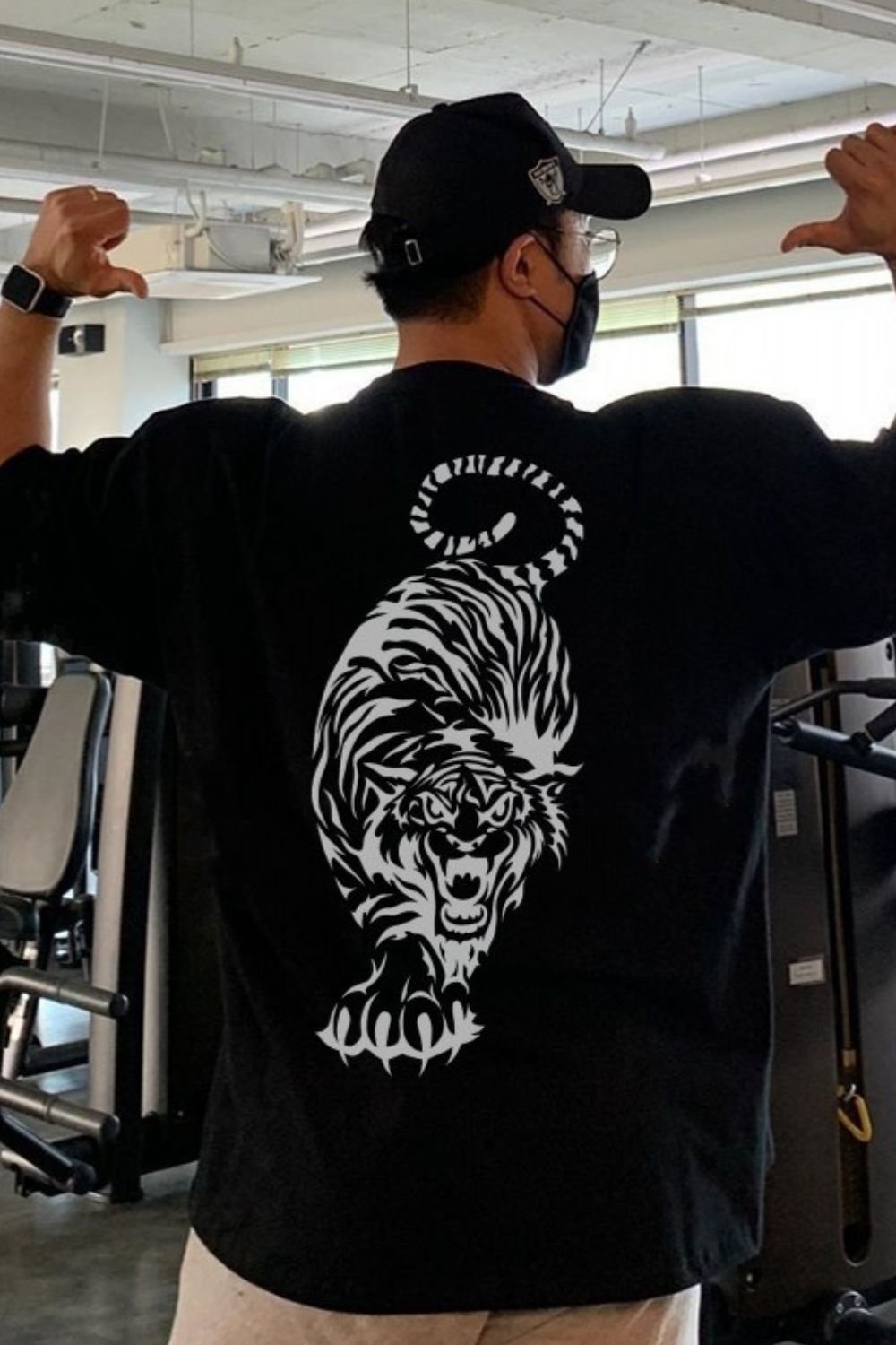 Men's Tiger Round Neck Short Sleeve T-Shirt.