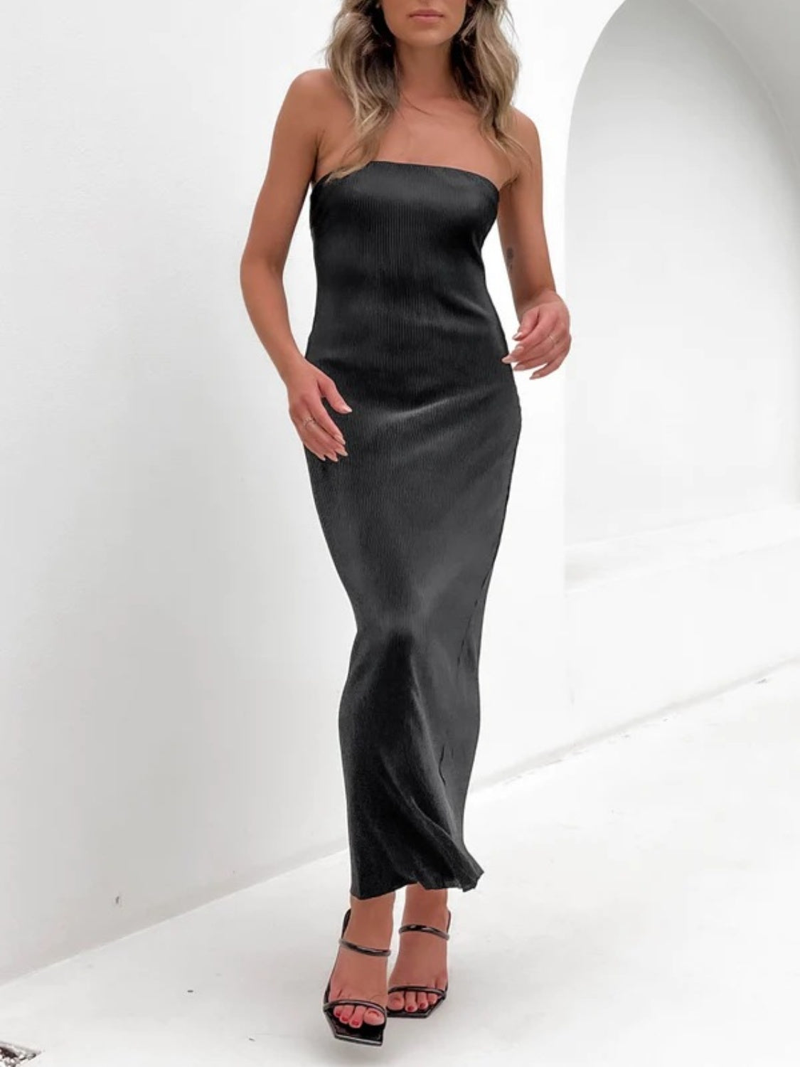 Lace-Up Back Tube Maxi Dress.