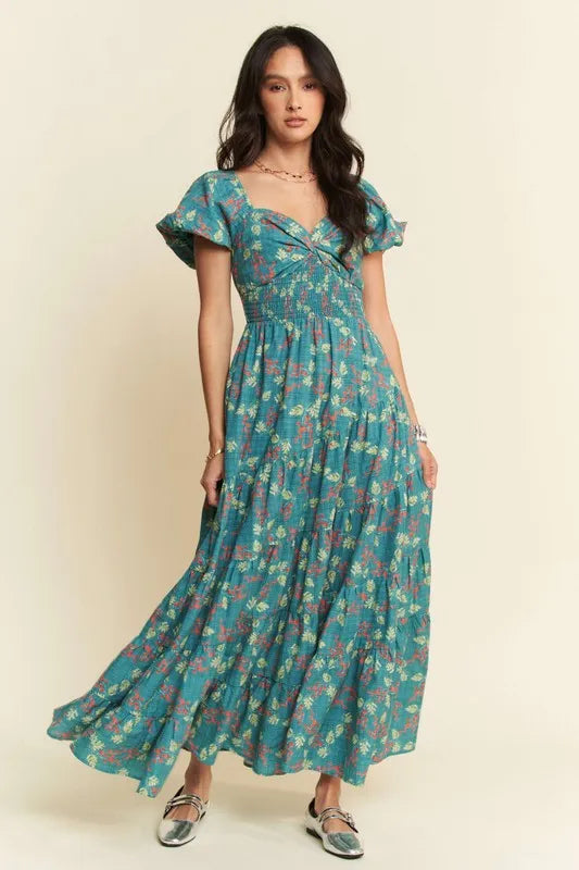 Davi & Dani Lightweight Sweetheart Neck Textured Tiered Maxi Dress.