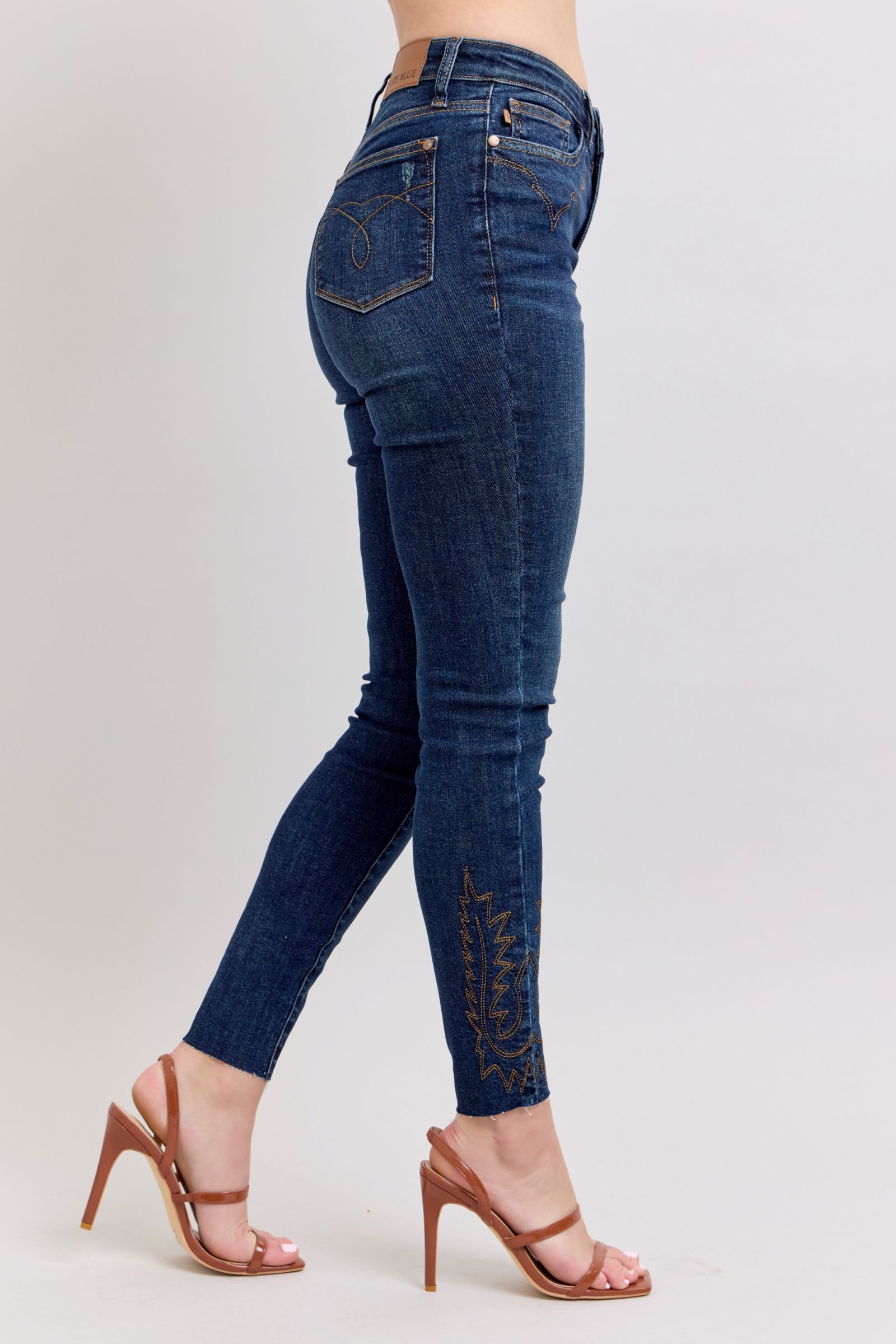 Judy Blue Full Size Embroidered High Rise Skinny Jeans Plus Size.