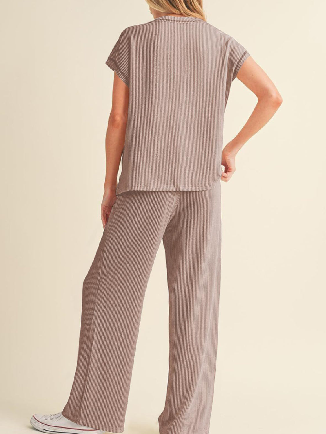 Contemporary Ribbed Exposed Seam Top and Pants Set - Effortless Chic.