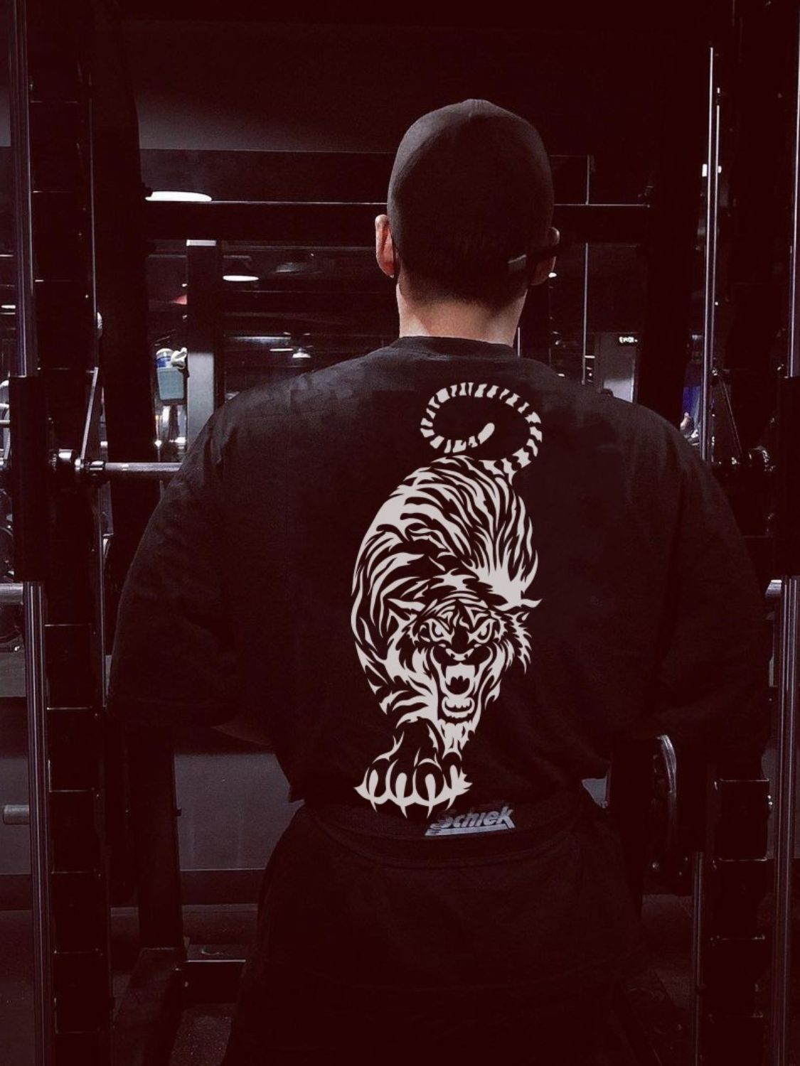 Men's Tiger Round Neck Short Sleeve T-Shirt.