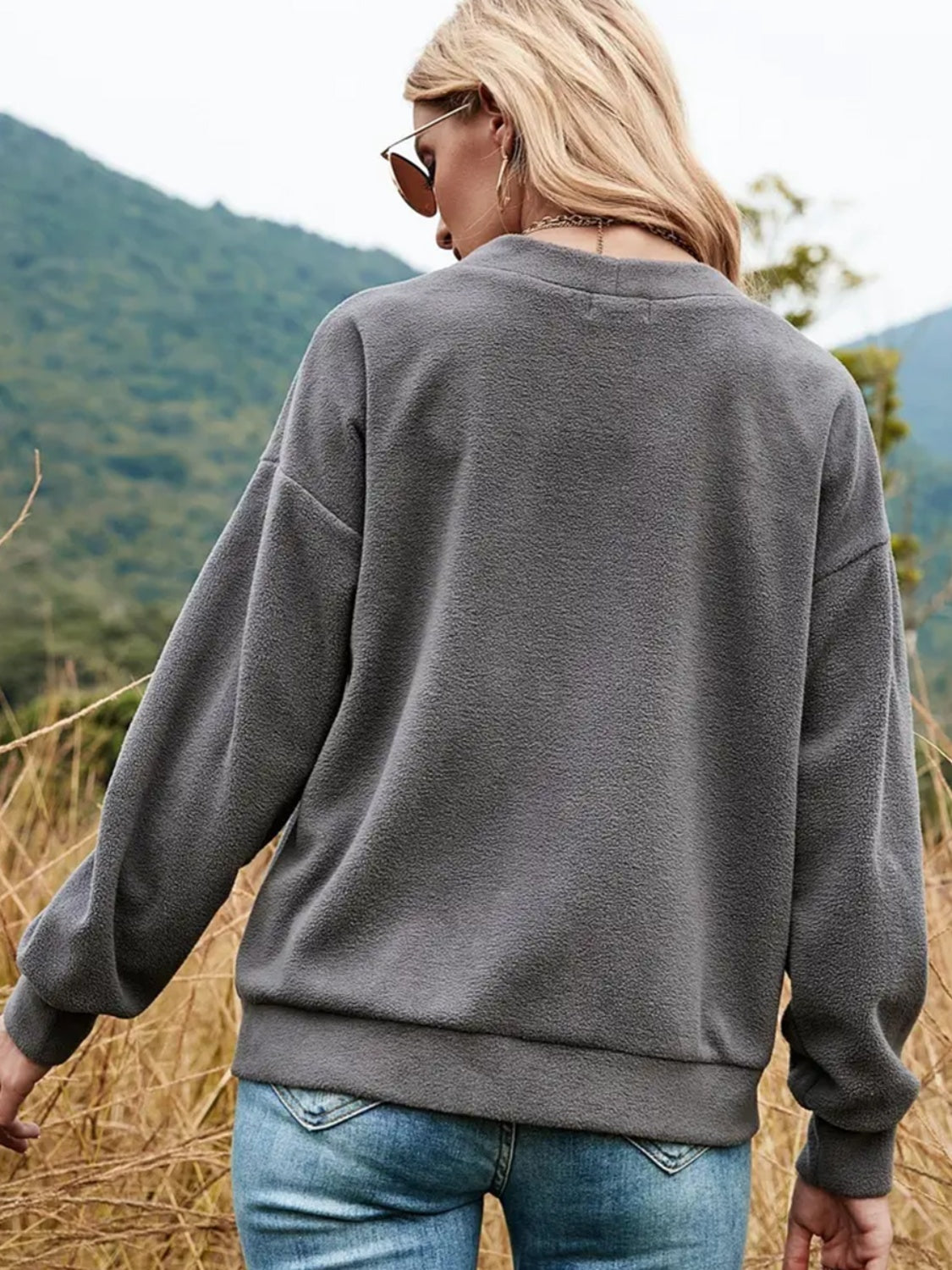 3-Button V-Neck Dropped Shoulder Jacket.