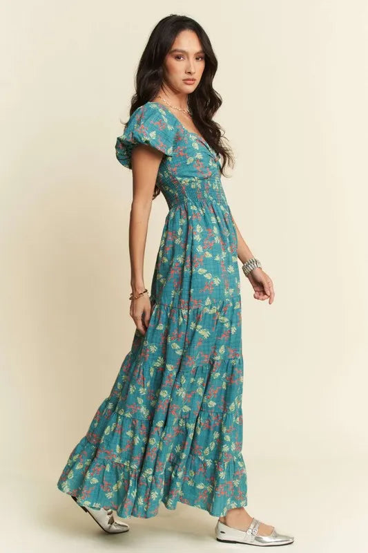 Davi & Dani Lightweight Sweetheart Neck Textured Tiered Maxi Dress.
